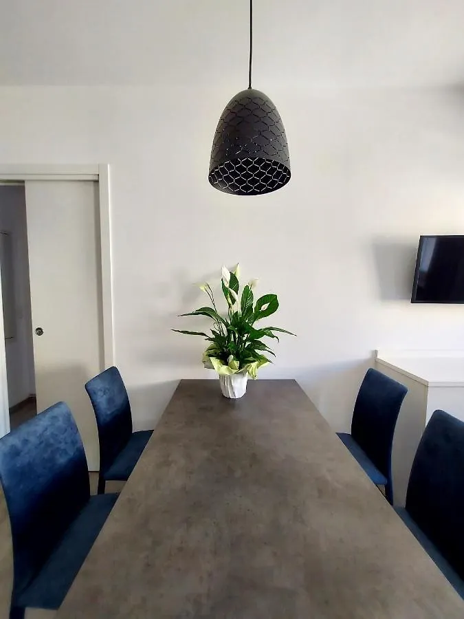 Baur Suite - Regarda Travel Bardolino 0*,  Italy