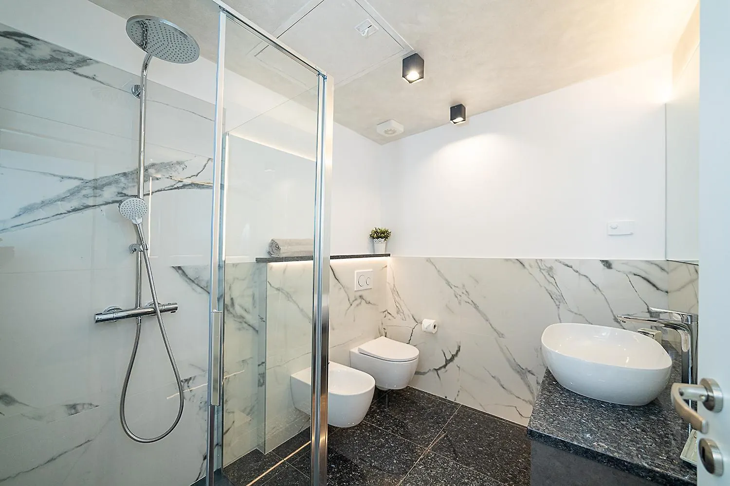 Baur Suite - Regarda Travel Bardolino Apartment
