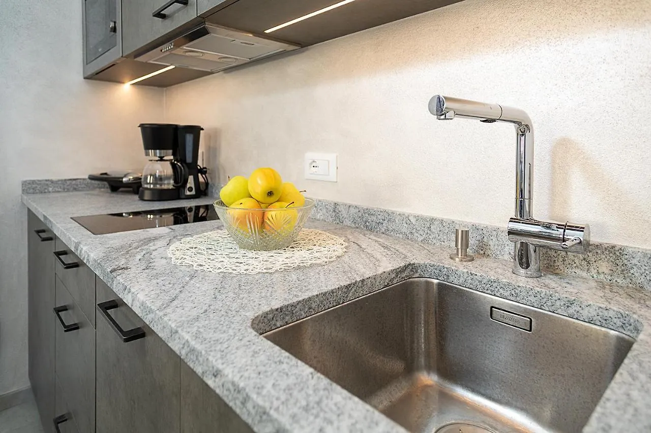 Apartment Baur Suite - Regarda Travel Bardolino
